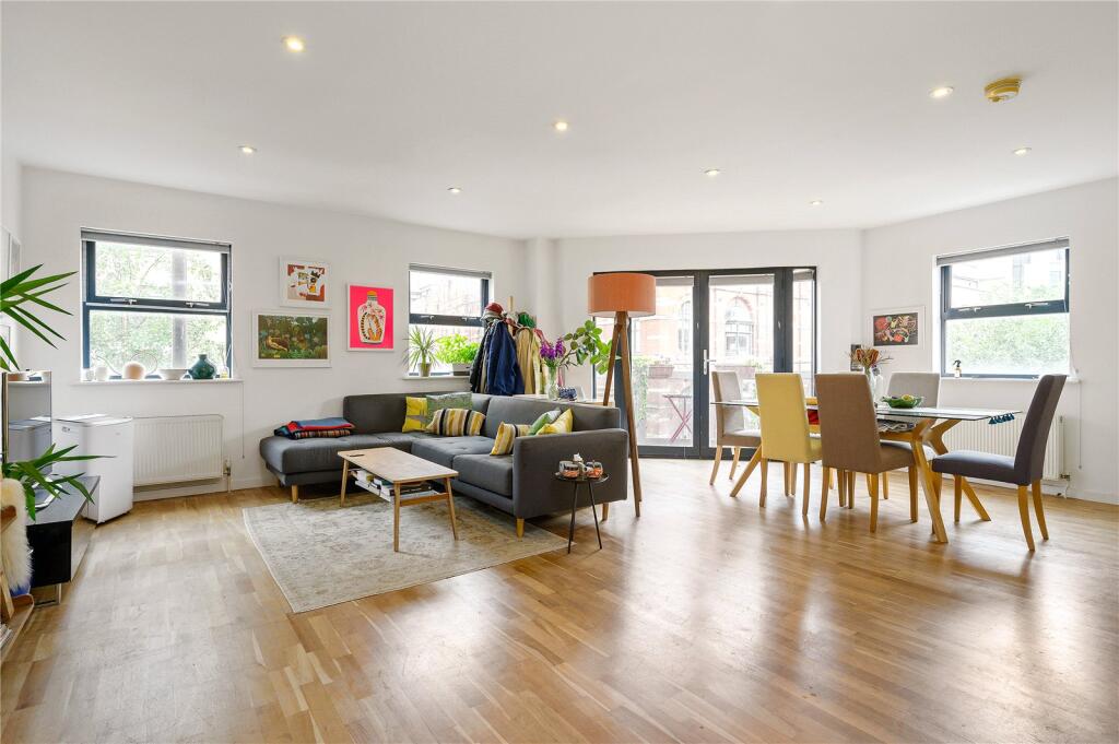 Main image of property: Quaker Street, London, E1