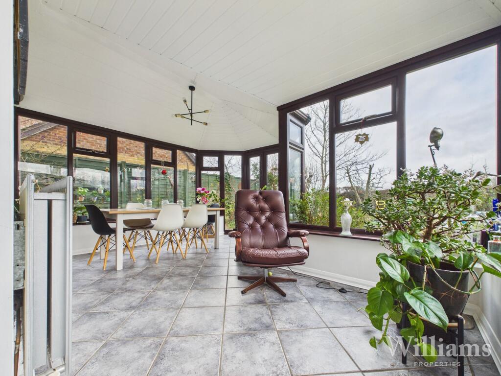 House in Aylesbury, Watermead - View 5
