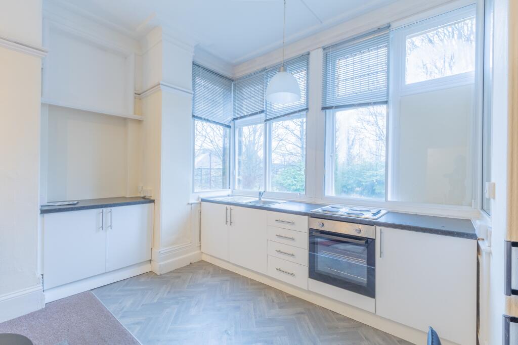 Apartment in Leeds, Gledhow Park, Chapeltown - View 4