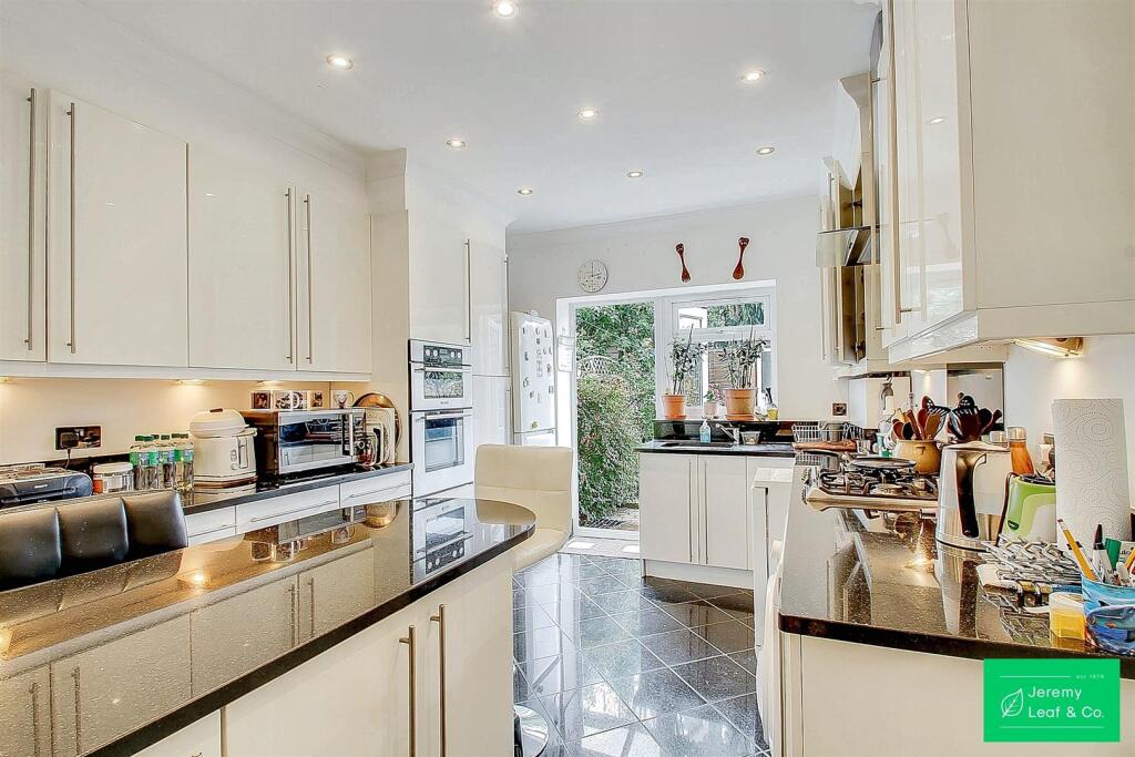 Beresford Road, London photo 2