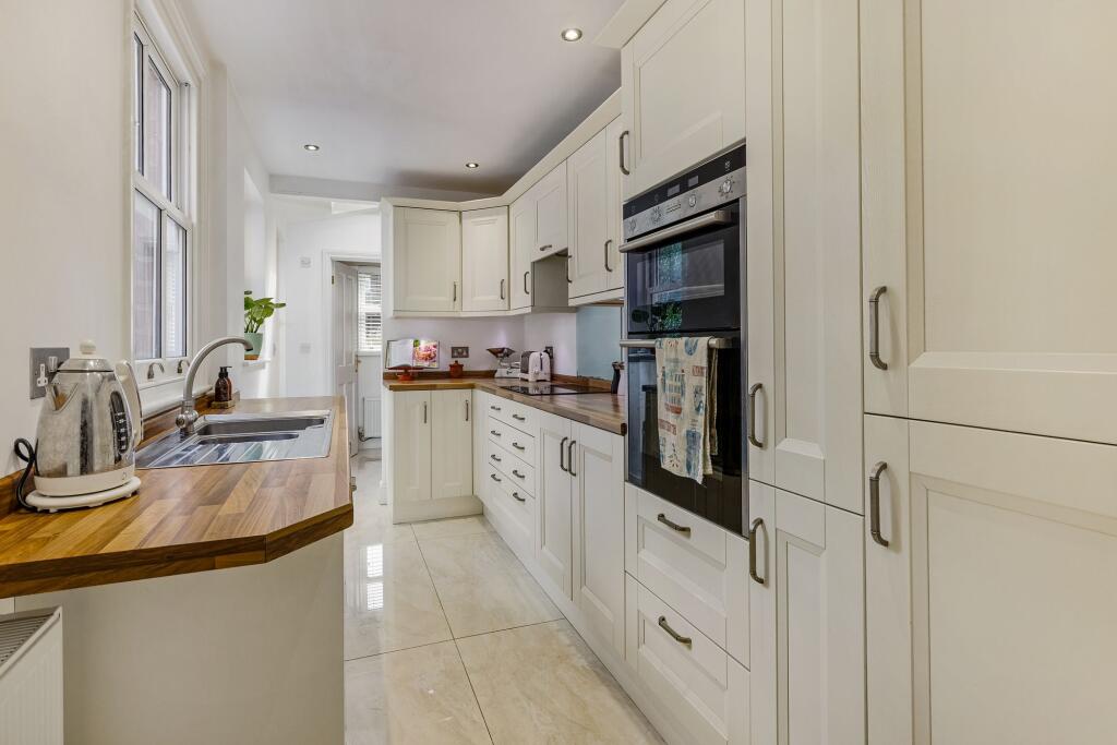House in Warwick, Royal Leamington Spa - View 3
