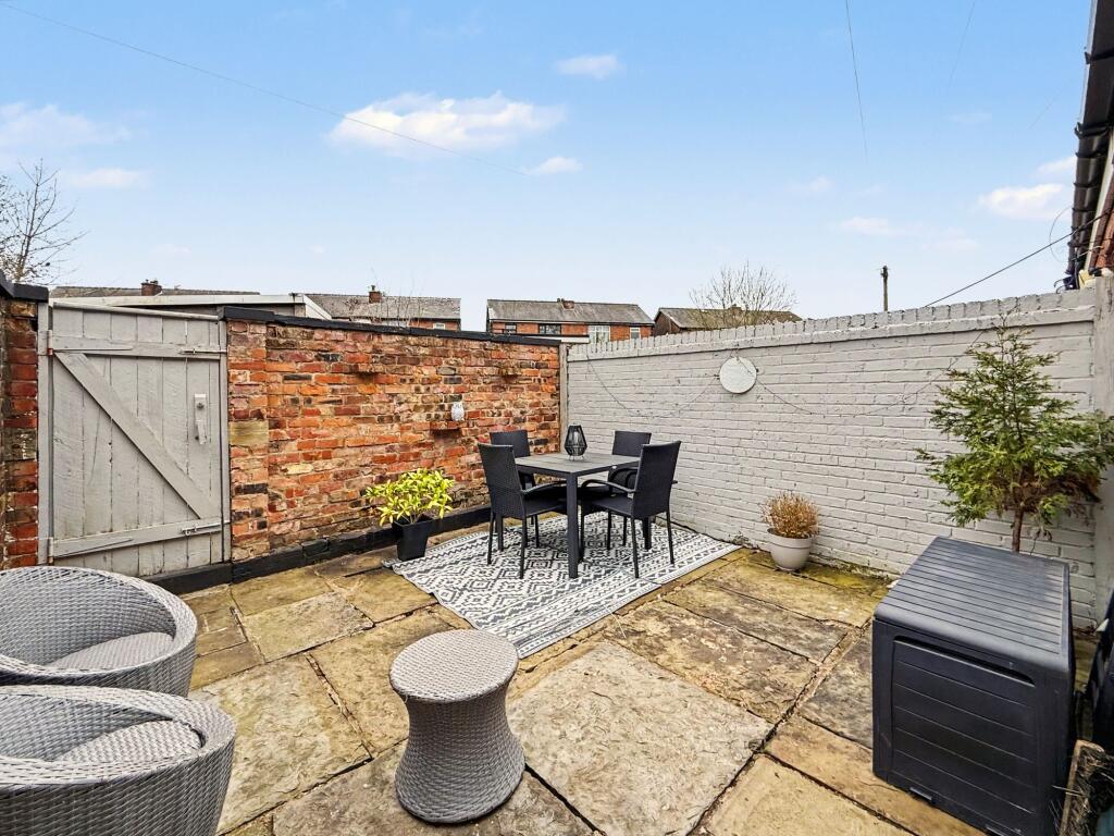 Nipper Lane, Whitefield, M45 photo 4
