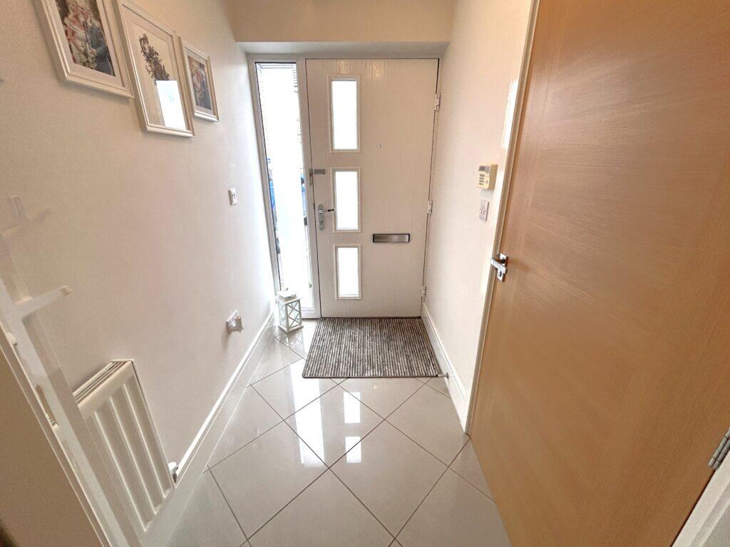 Moor Croft Close, Mirfield, WF14 9FA photo 2