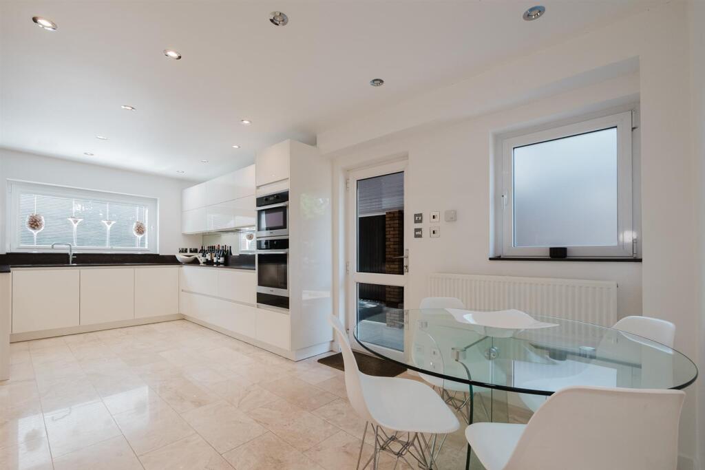 Green Walk, Bowdon, Altrincham photo 3