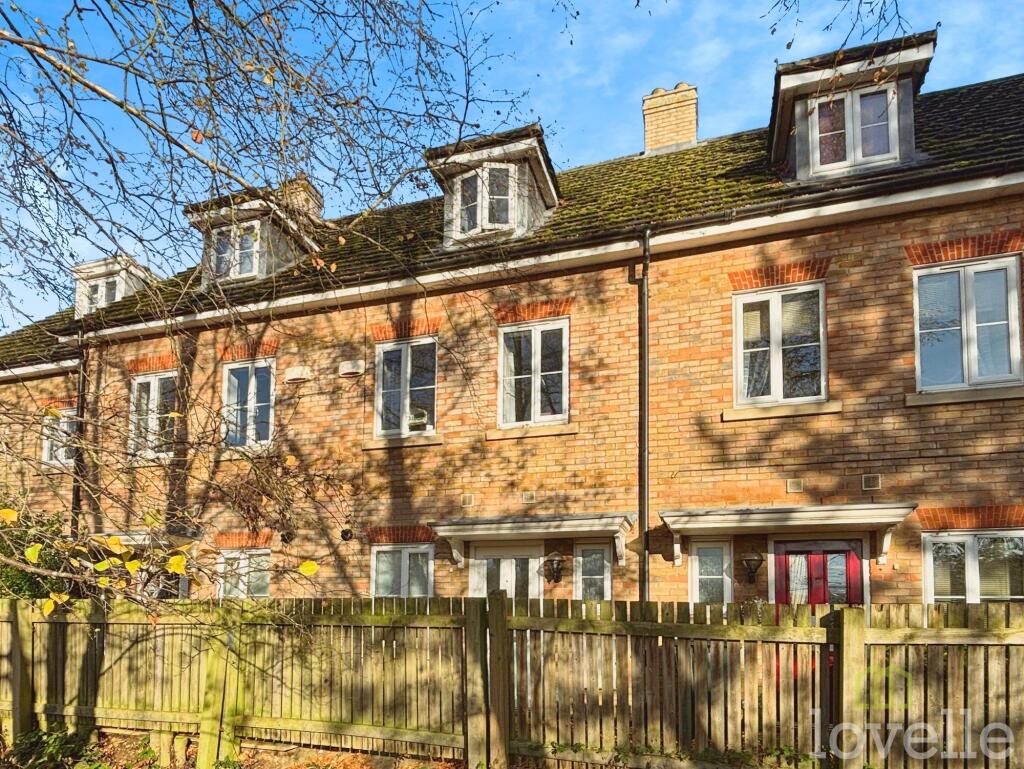 4-bed terraced on Carnoustie Drive, Lincoln, LN6, £200,000