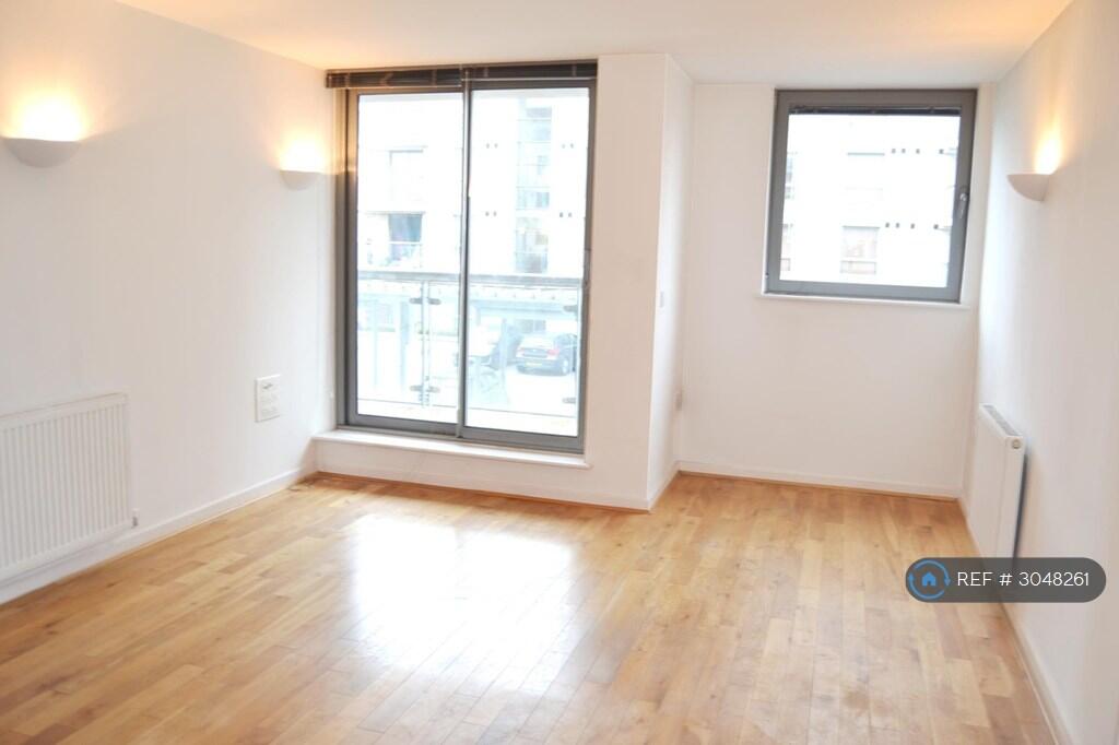Apartment in Romford - View 4