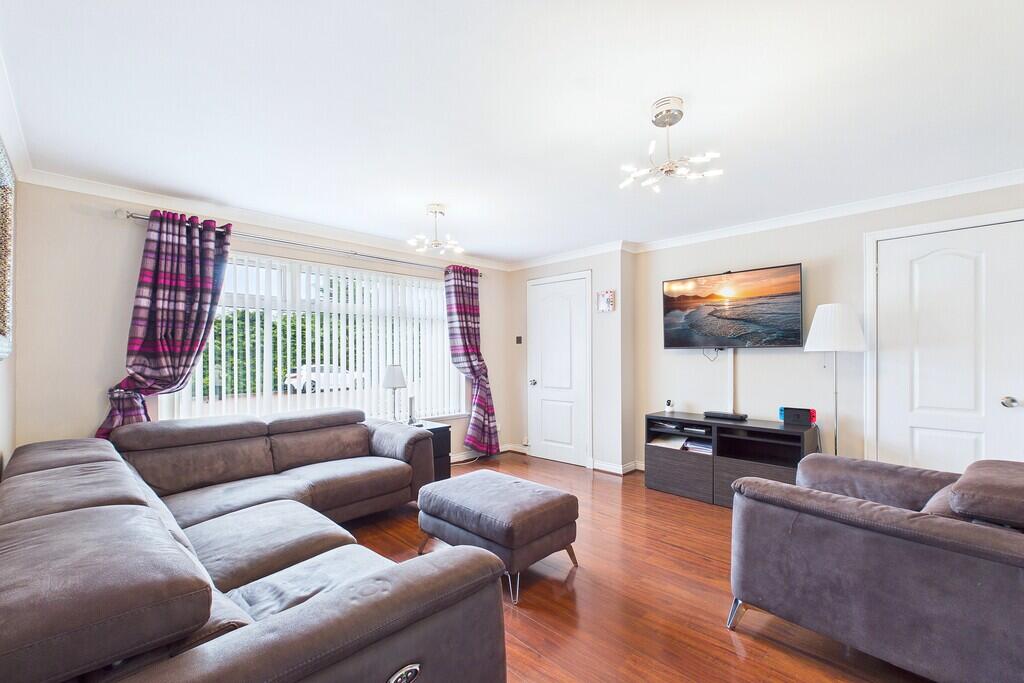 House in Glasgow, West Dunbartonshire - View 2