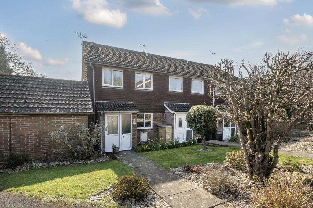 3-bed terraced on Stoneham Park, Petersfield, Hampshire, £385,000