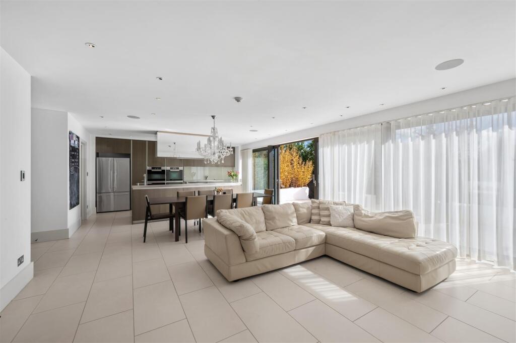 Hunter Road, West Wimbledon. SW20 photo 3