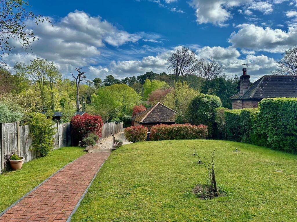 Rosemary Cottages, Hamlash Lane, Frensham photo 4