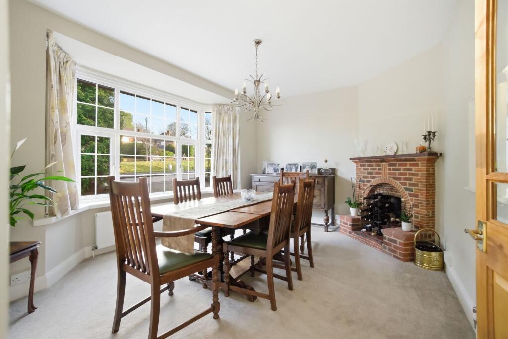 Reigate Road, Epsom, KT17 photo 4