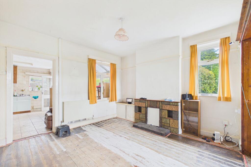 House in Pen-y-ffordd, Flintshire - View 3