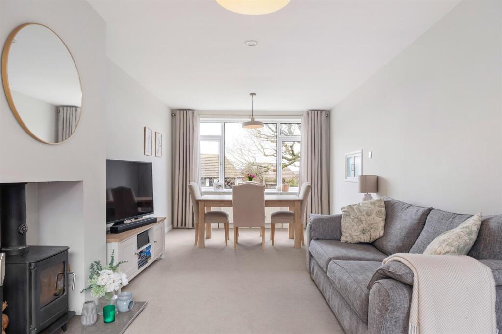 St. Quentin Drive, Bradway, S17 - View 6