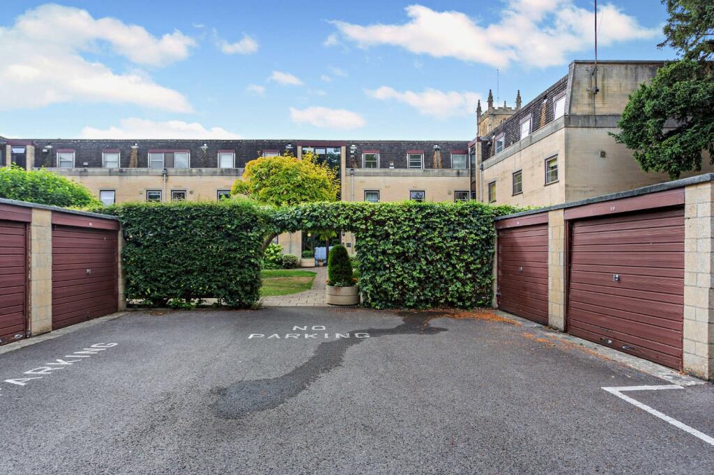 Apartment in Cirencester, Watermoor - View 2