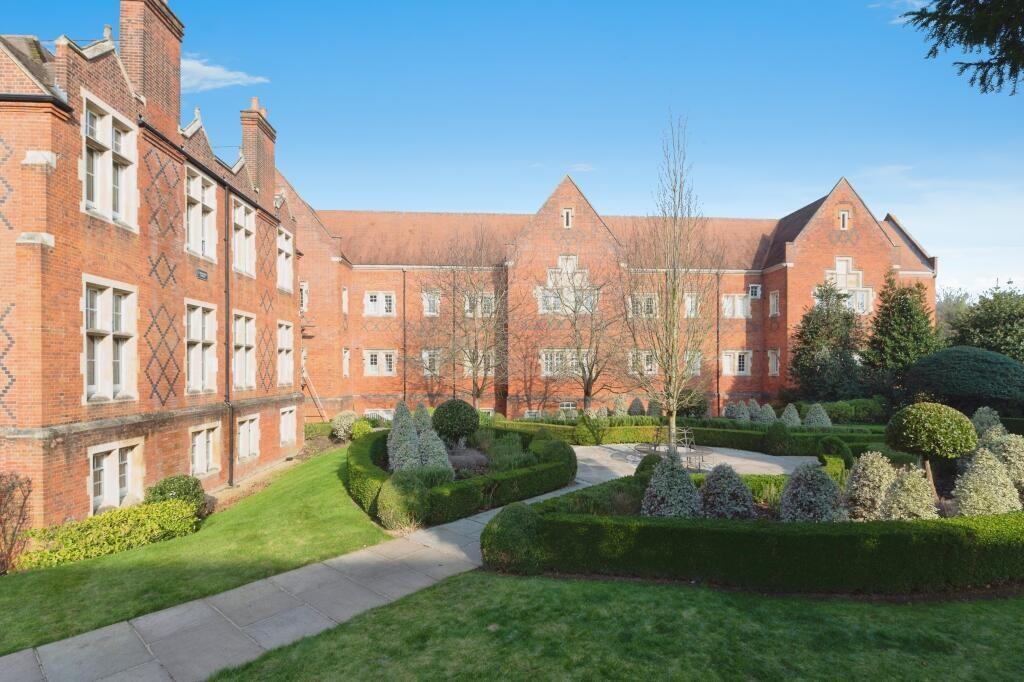 Main image of property: The Galleries, Brentwood, Essex, CM14