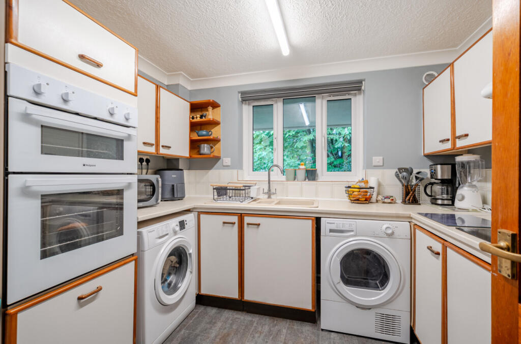 Apartment in Brighton - View 5
