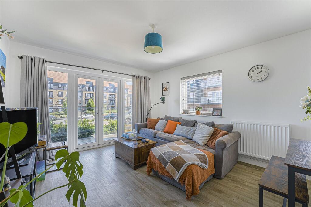 Apartment in Dartford, Ebbsfleet Green, Ebbsfleet Valley - View 2