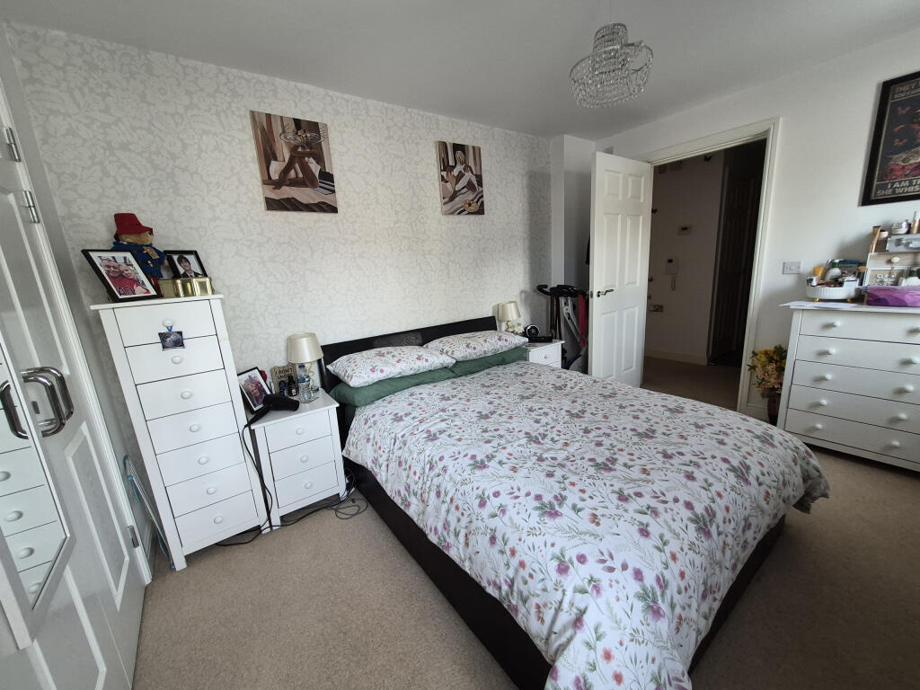 Apartment in Guildford - More