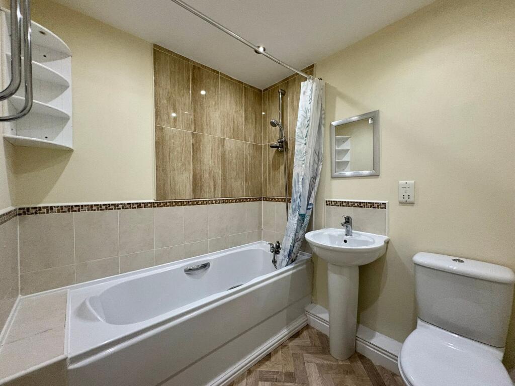 House in Trafford, Ashton upon Mersey - View 4