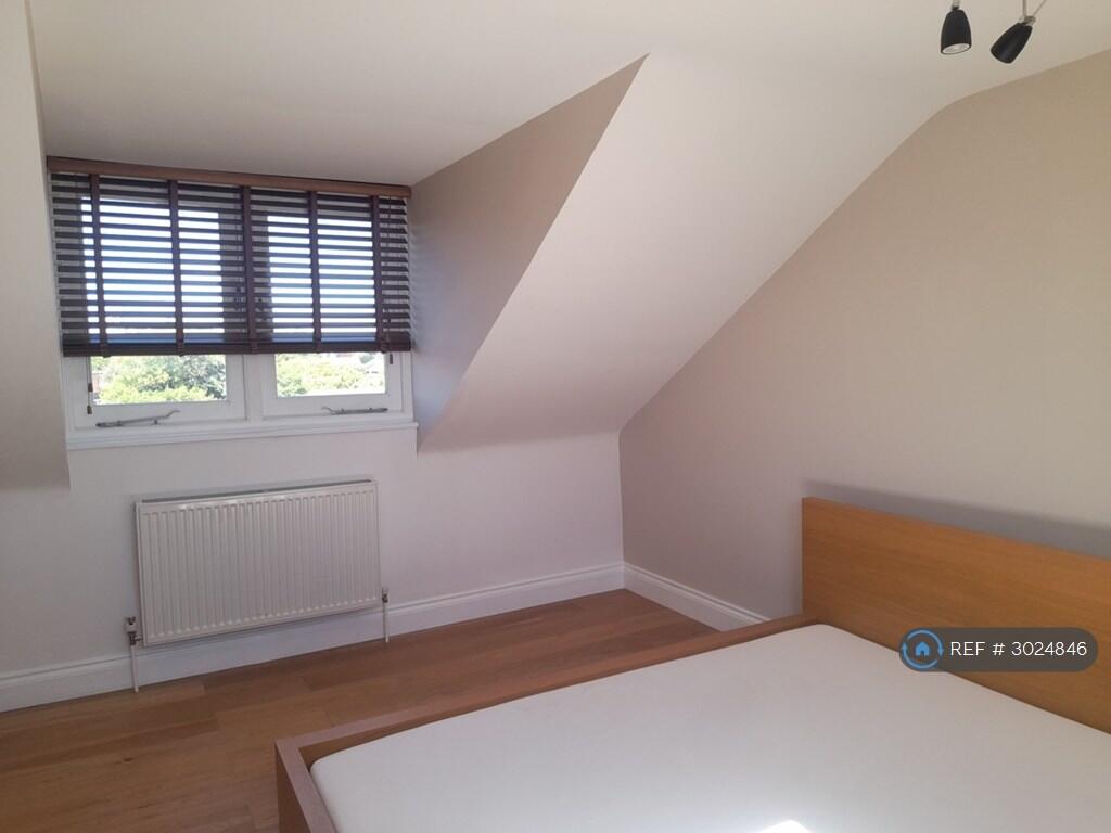 Apartment in London - View 5