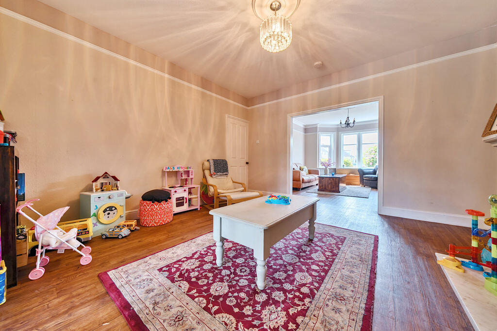 Raynes Road, Lee-On-The-Solent, PO13 photo 4