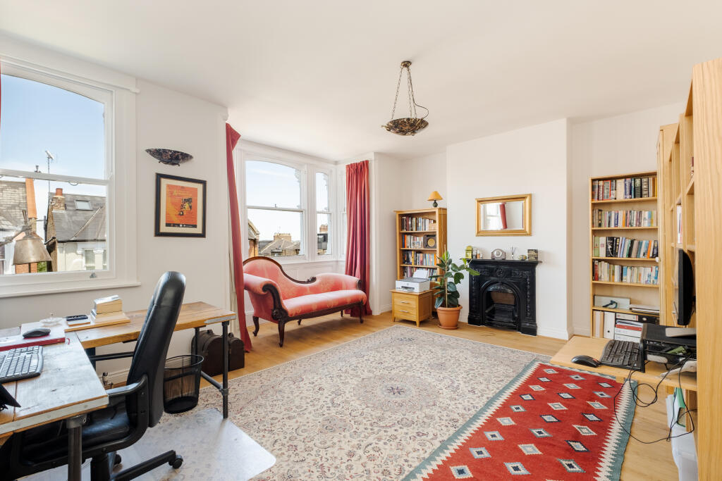House in London - View 5