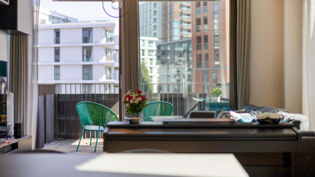Apartment in London - More