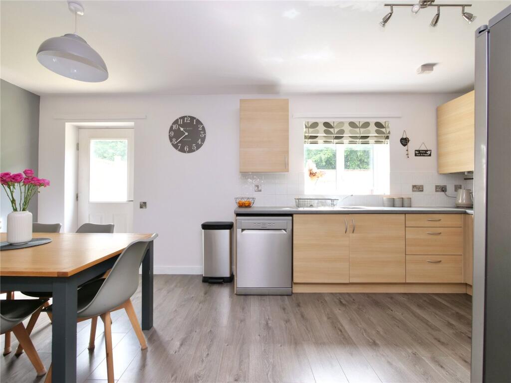 Spacious four-bedroom property, Bishop Sutton photo 3