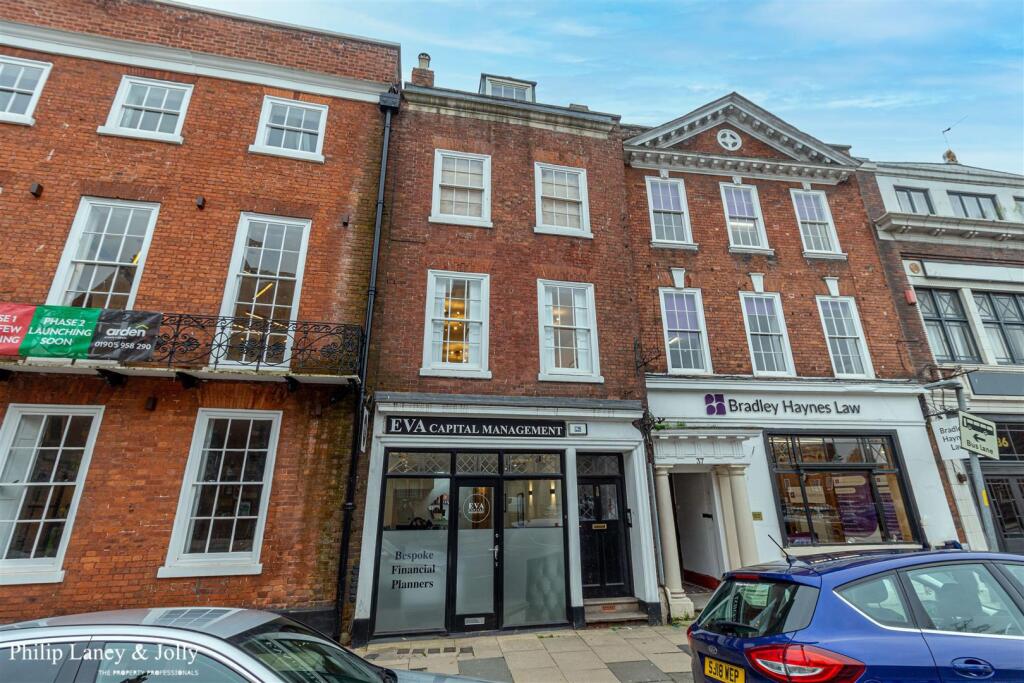 1-bed flat on 38 Foregate Street, Worcester, £110,000