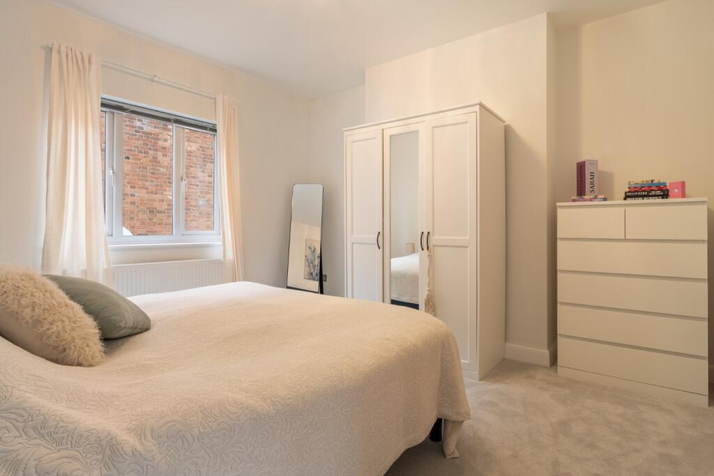 Apartment in London, Brondesbury Park, Brondesbury - More