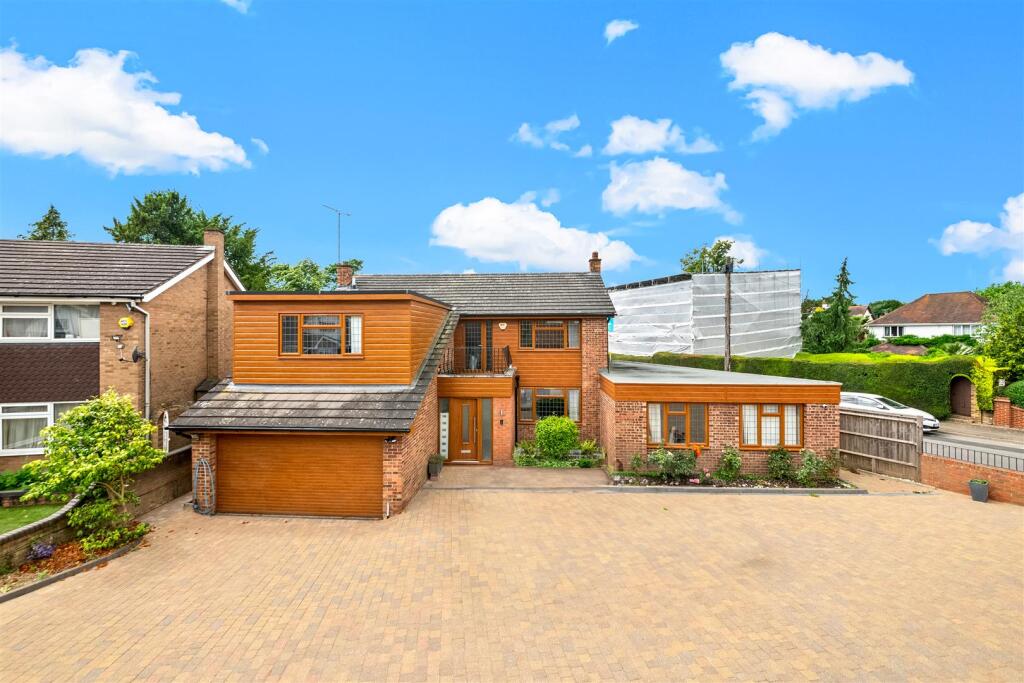 4-bed detached on Abingdon Close, Uxbridge, £1,160,000