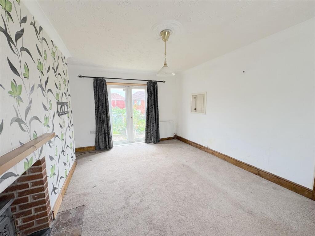 House in Mansfield, Warsop - View 3