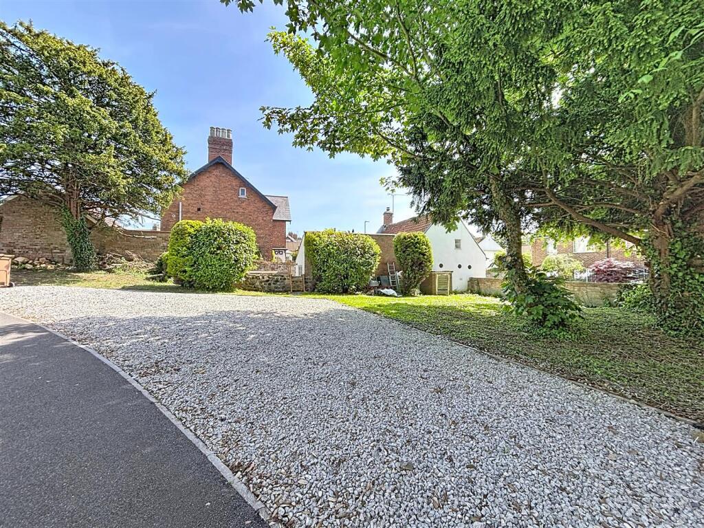 House in Hornsea, East Riding of Yorkshire - View 2