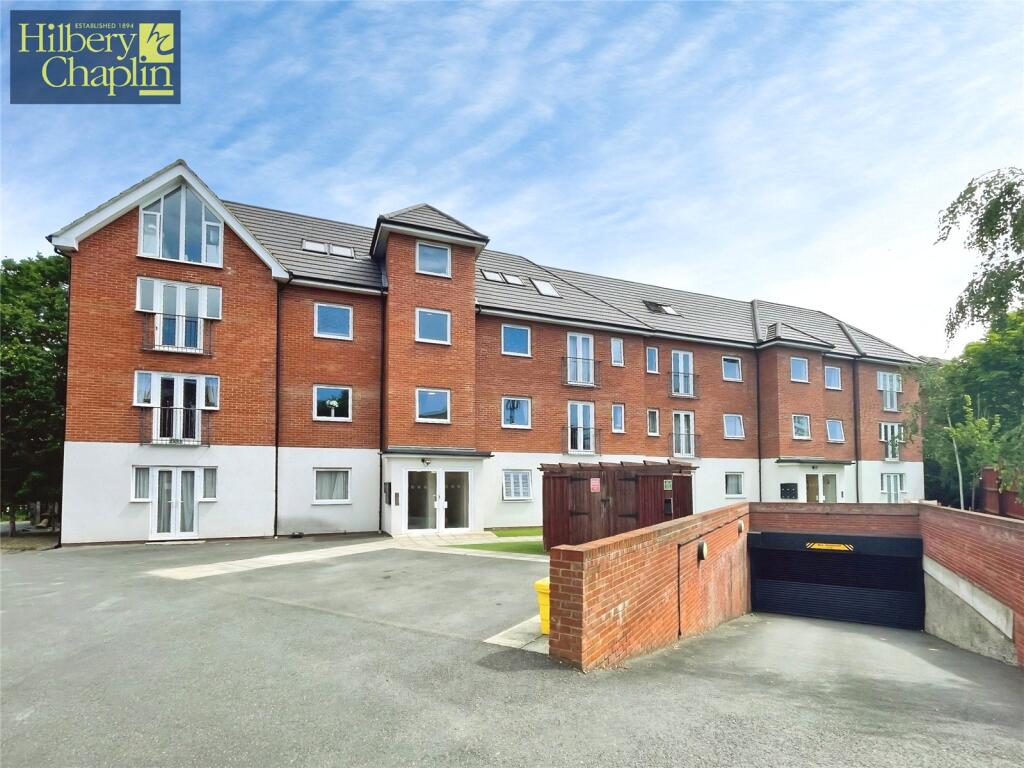 2-bed flat on North Street, Hornchurch, RM11, £270,000