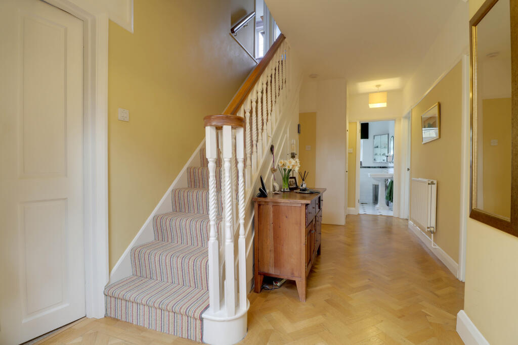 Additional image 13 of Meadow Walk, Harpenden, AL5