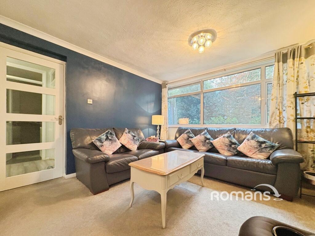 Apartment in Hart, Yateley - View 2