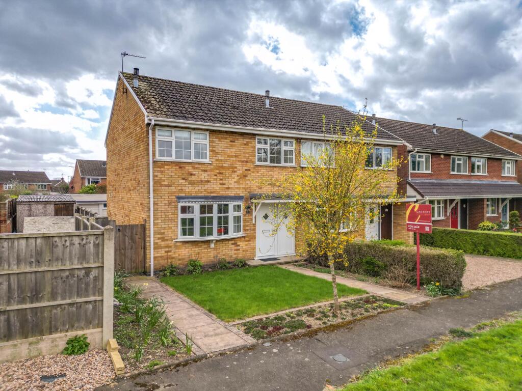 Main image of property: Pangbourne Close, Nuneaton, CV11