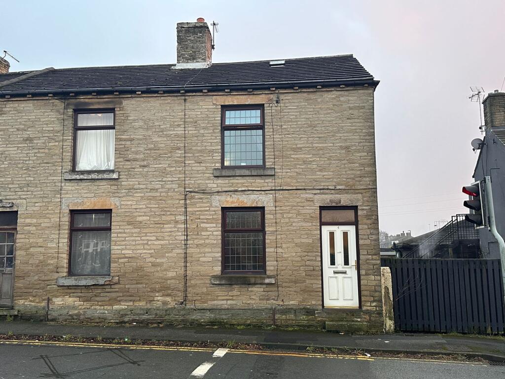 Main image of property: Norristhorpe Lane, Liversedge, WF15