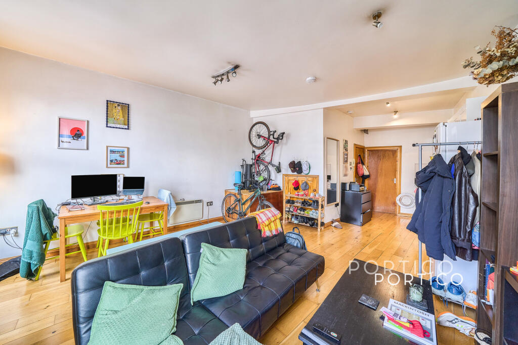 Main image of property: Clapham Common South Side, London, SW4