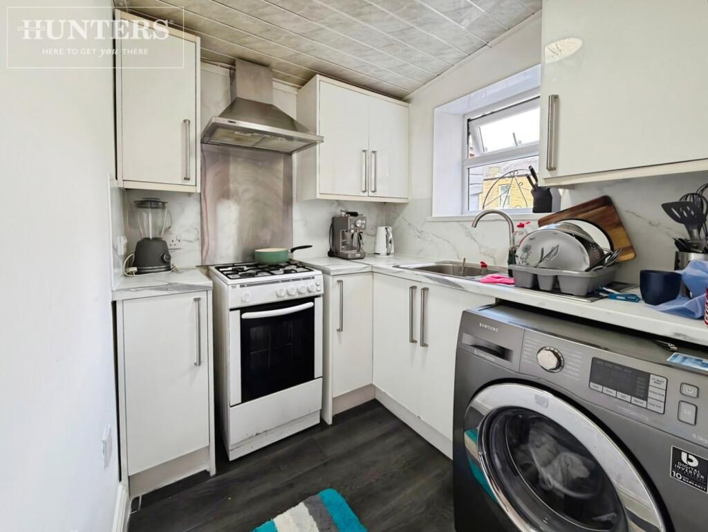 House in Calderdale, Pellon - More