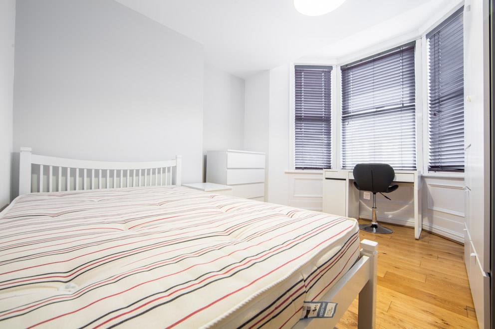 Apartment in Newcastle upon Tyne - View 5