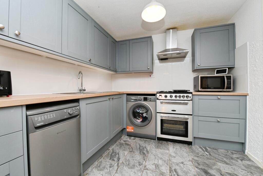 Apartment in Brentwood, Essex - View 2