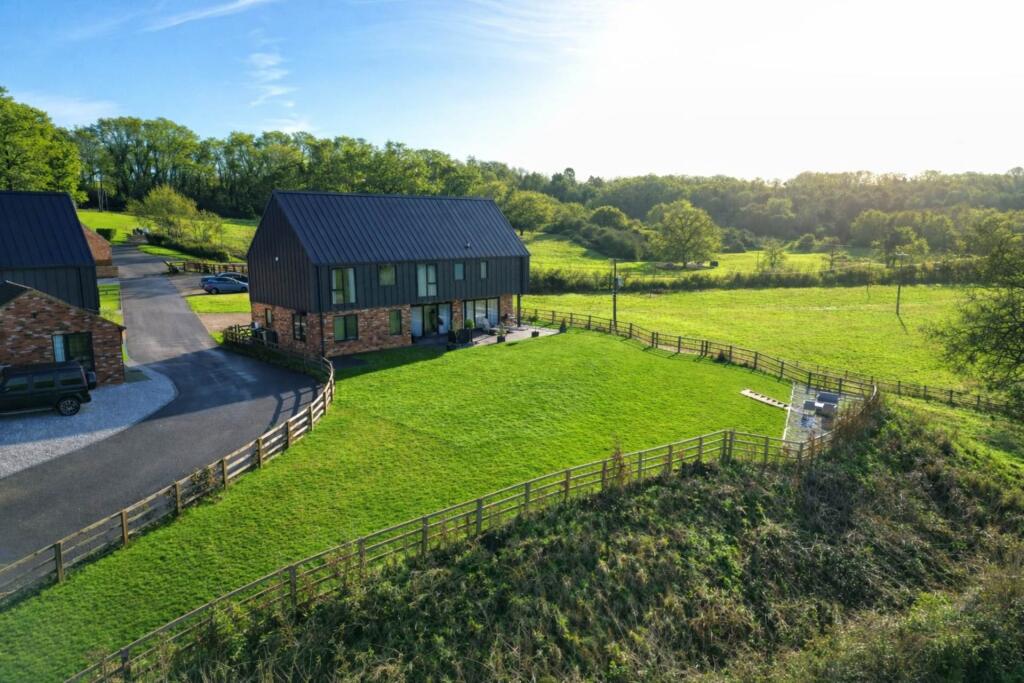 Main image of property: Wilstead Hill, Haynes