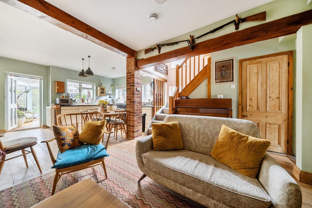 House in Basingstoke and Deane, Little Basing, Riverdene - View 5