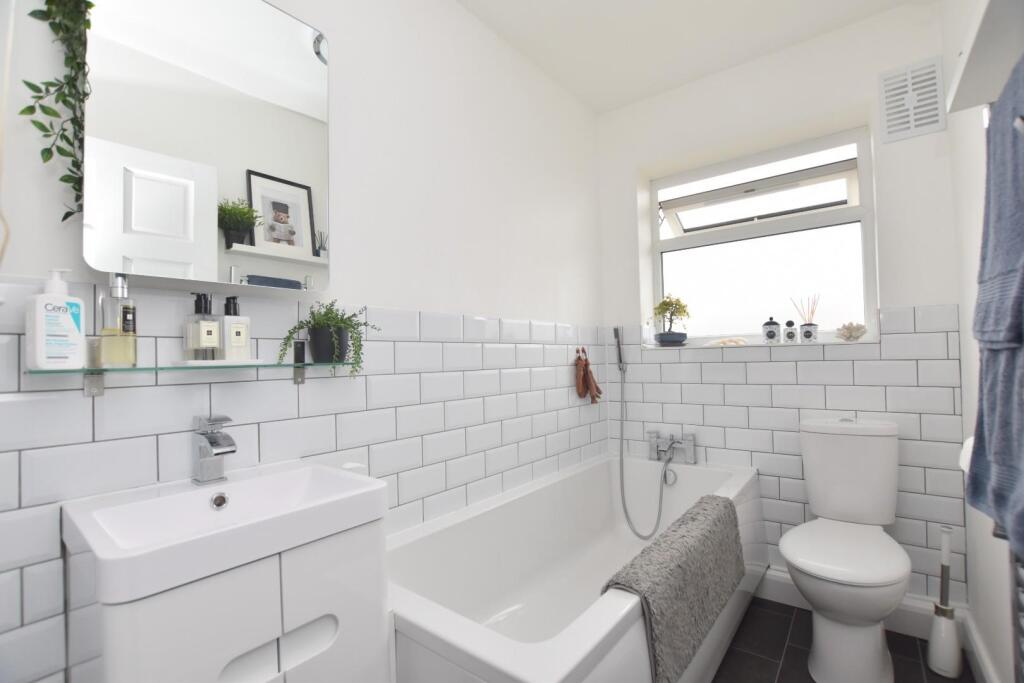 Apartment in Hythe, Orchard Valley - View 5