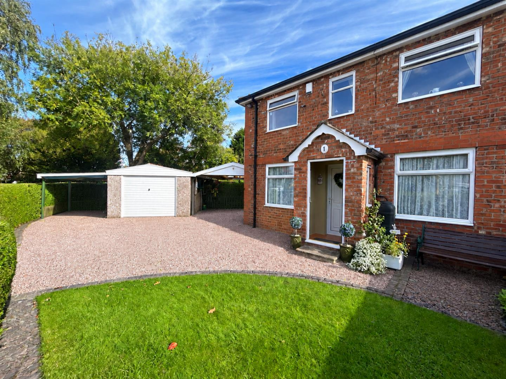 3-bed semi-detached on West Avenue, Heald Green, £375,000