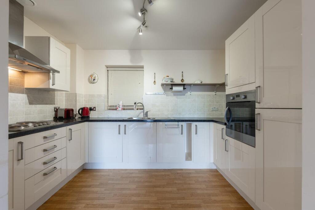 Apartment in Warwick, Milverton, Royal Leamington Spa - View 3