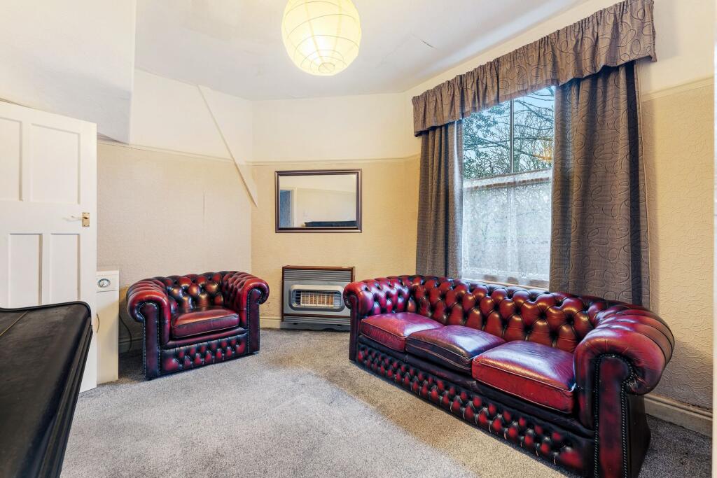 House in Runcorn, Dukesfield, Higher Runcorn - More