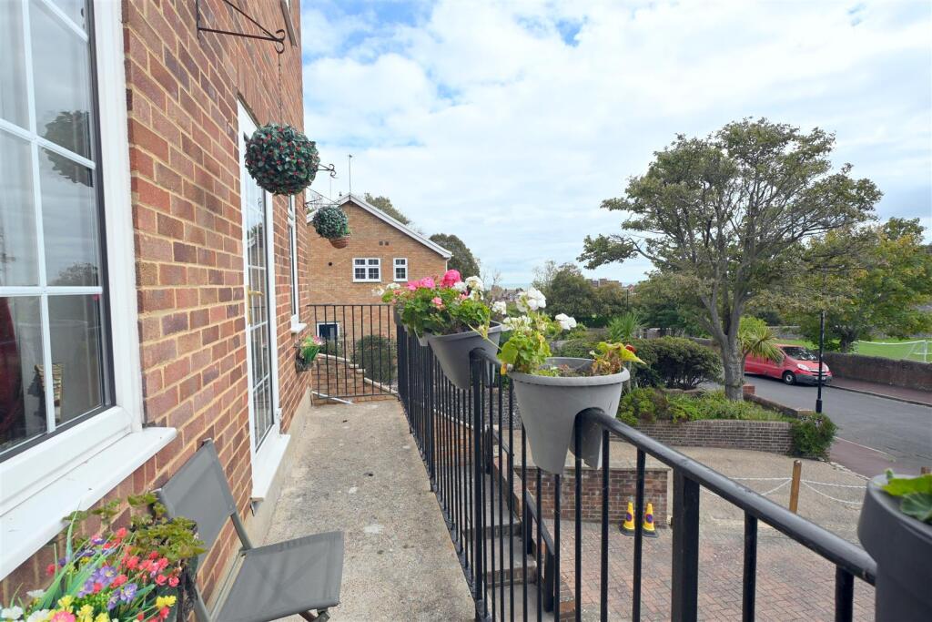 House in Brighton - View 4