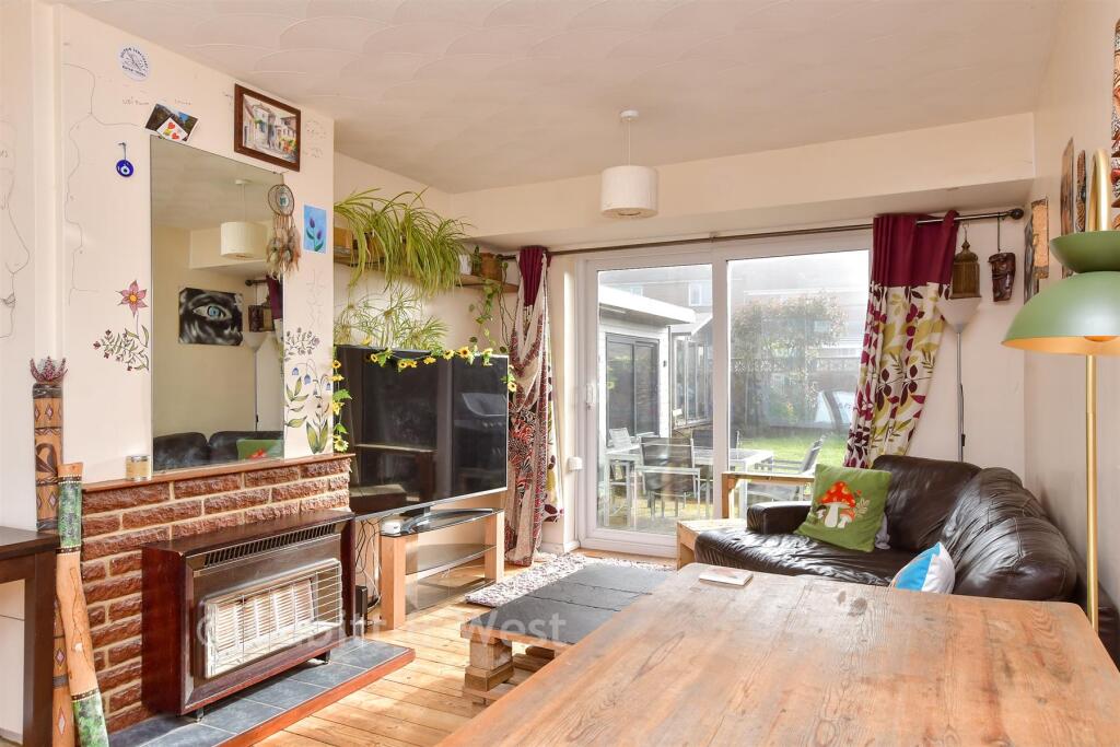 House in Brighton, Woodingdean - View 2